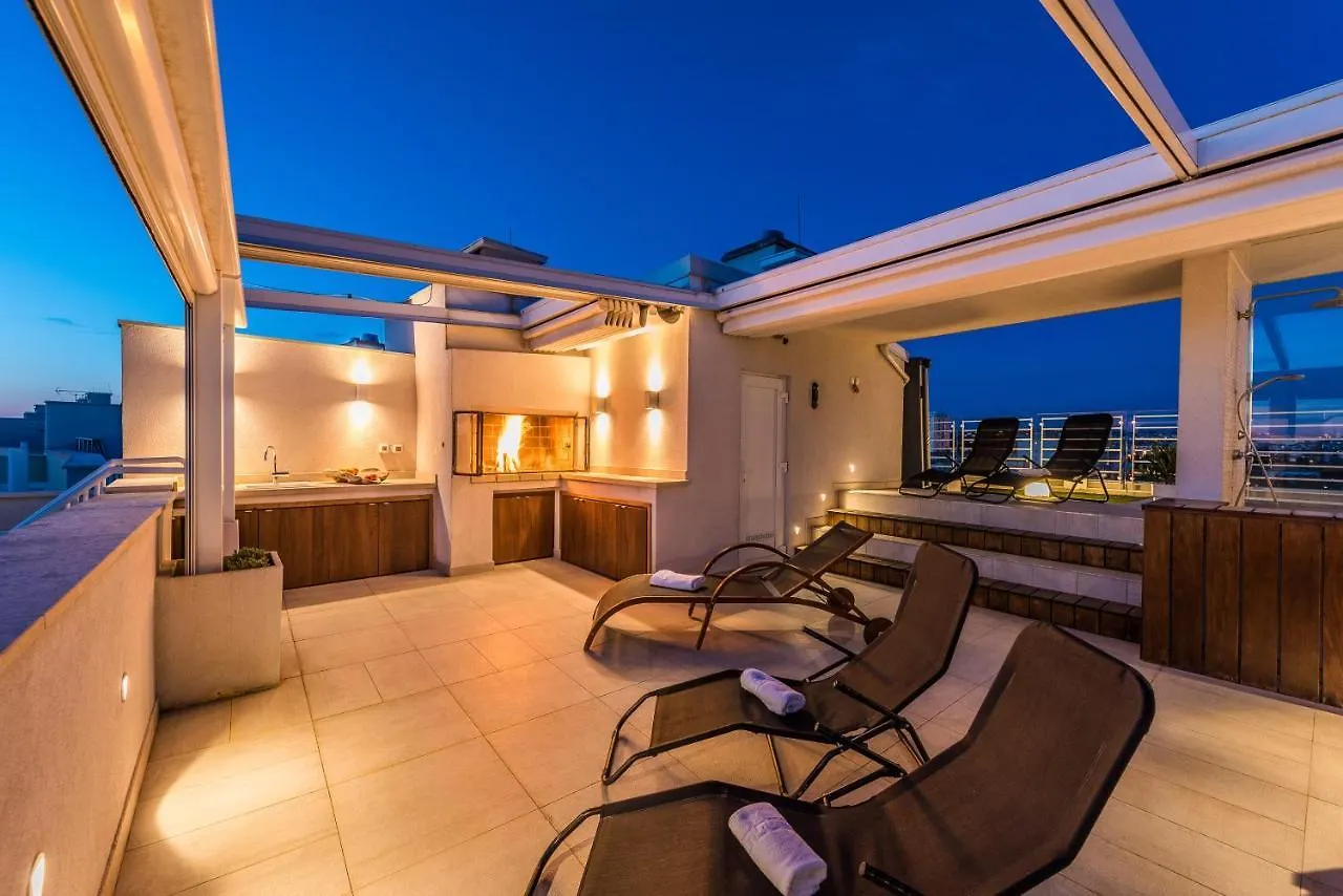 Penthouse With Roof Terrace With Jacuzzi 0*, Zadar