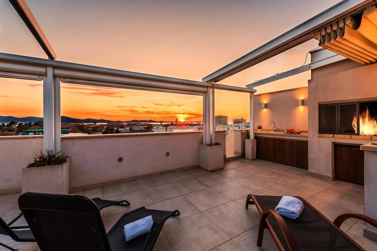 Penthouse With Roof Terrace With Jacuzzi Apartment Zadar