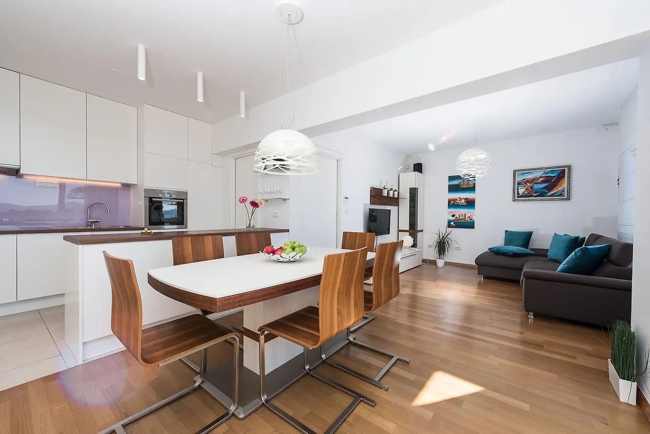 Penthouse With Roof Terrace With Jacuzzi Apartment Zadar Croatia
