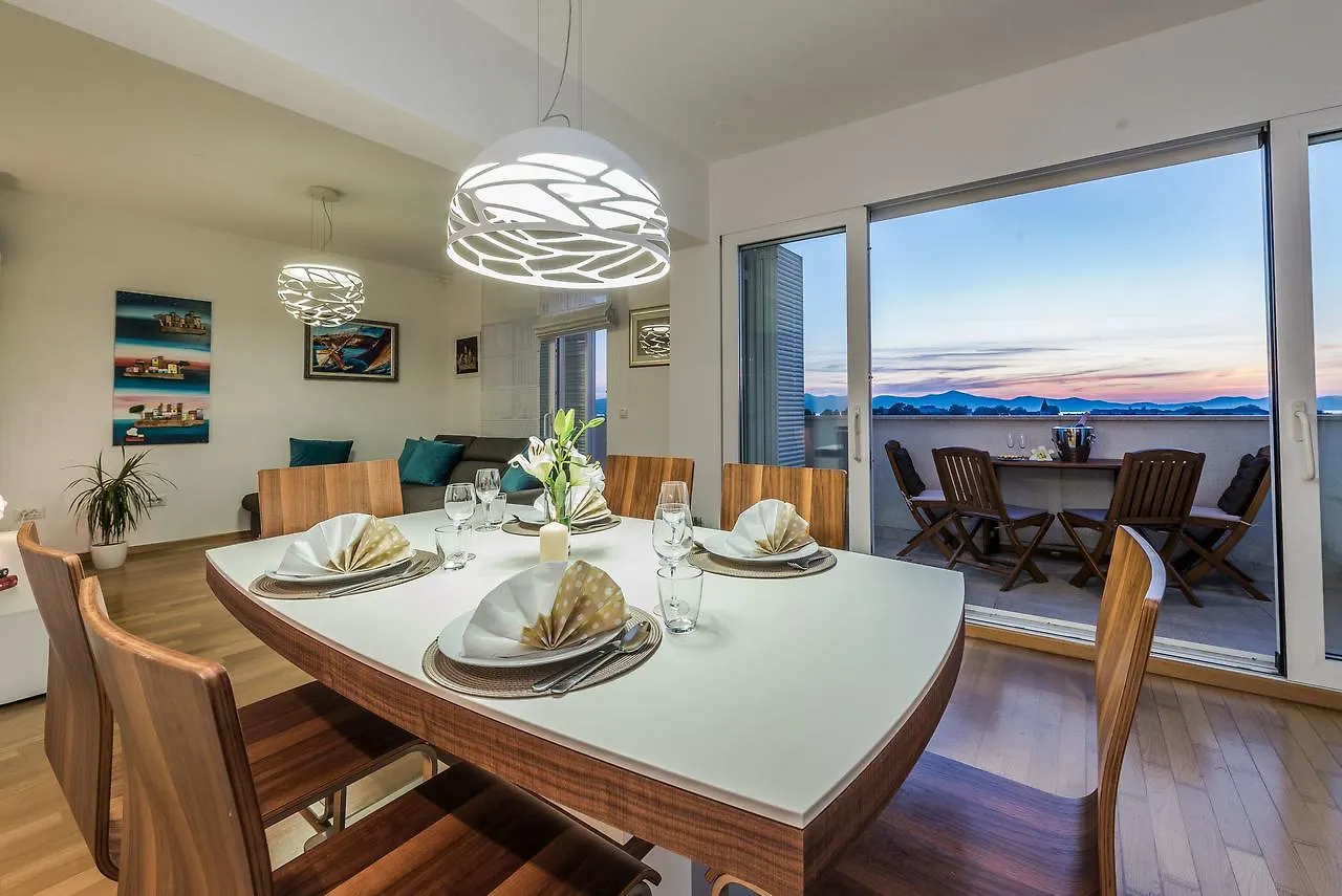 Penthouse With Roof Terrace With Jacuzzi Apartment Zadar Croatia