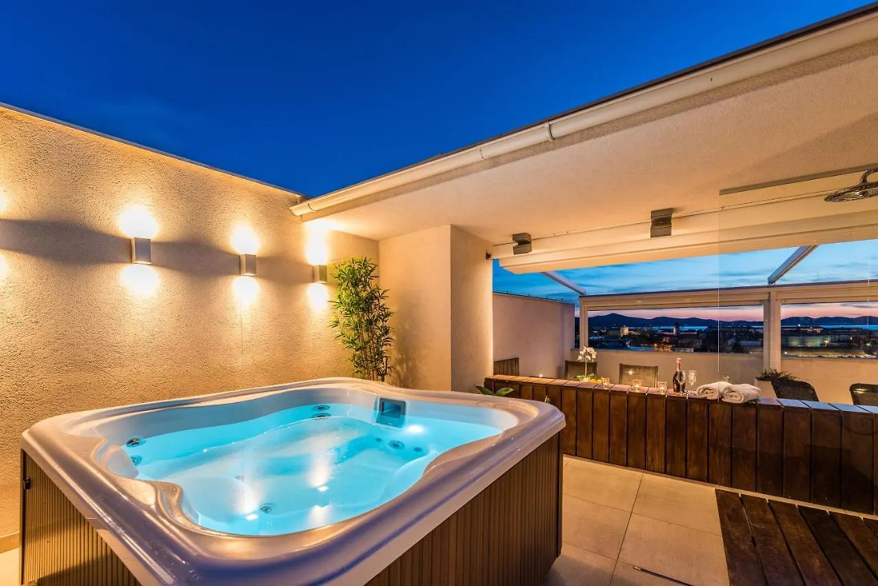 Penthouse With Roof Terrace With Jacuzzi Apartment Zadar