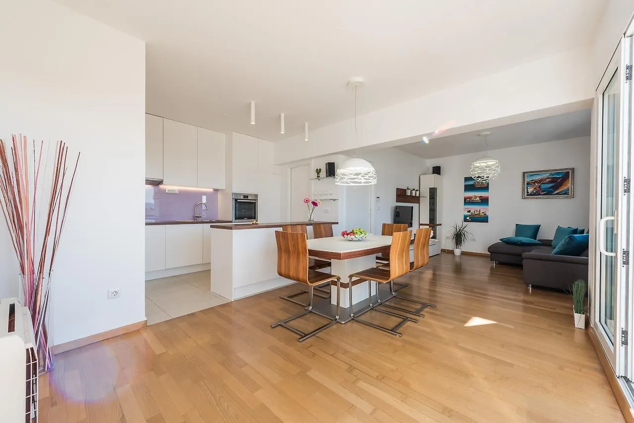 Penthouse With Roof Terrace With Jacuzzi Apartment Zadar