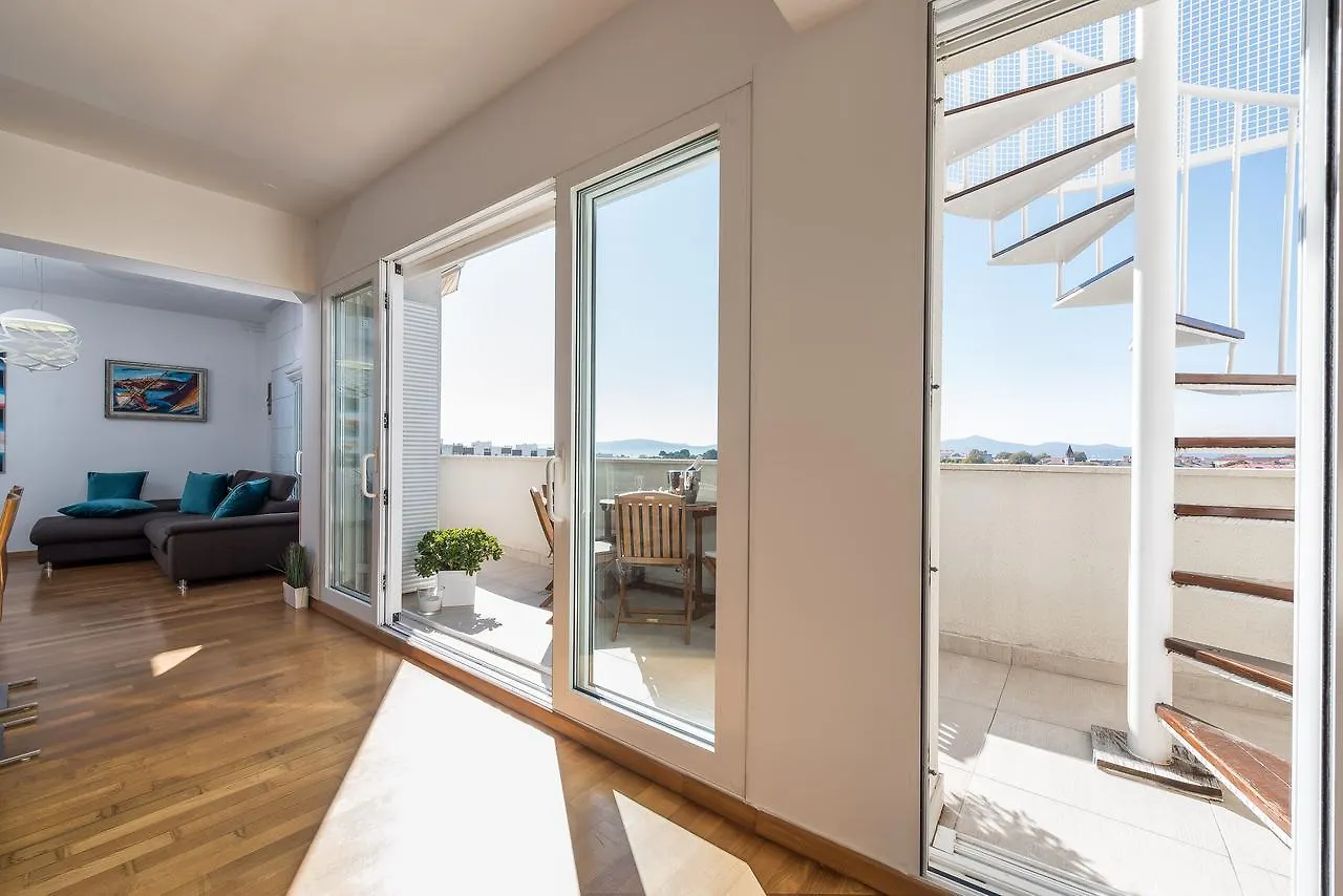 Penthouse With Roof Terrace With Jacuzzi Apartment Zadar
